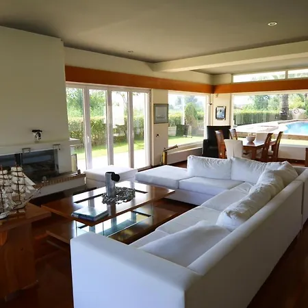 Serenity Village 카메나불라