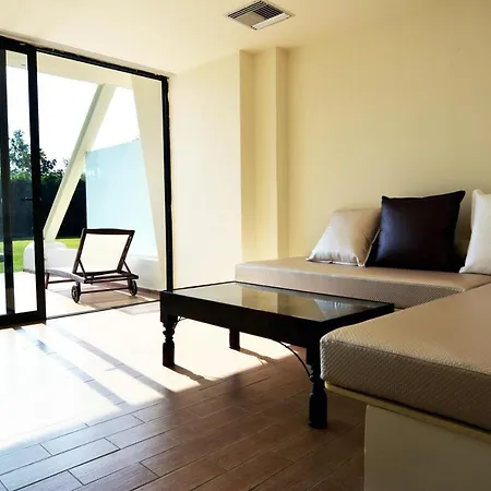Serenity Village * 카메나불라